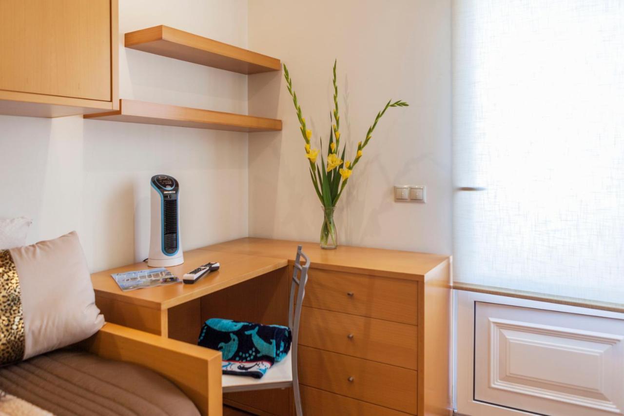 Ponta Delgada Home Azores - Calheta Suites Downtown מראה חיצוני תמונה